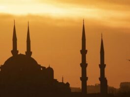 turska:-u-90-hiljada-dzamija-vjernici-ucili-kur’an-nakon-spaljivanja-svete-knjige-u-svedskoj