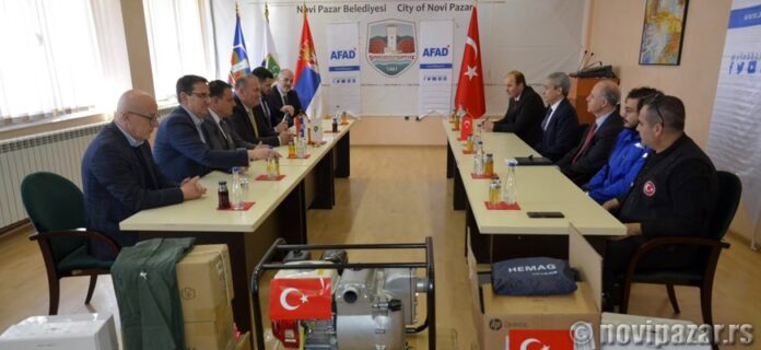 novom-pazaru-urucena-vredna-oprema-od-republike-turske,-najavljen-nastavak-saradnje-dva-sektora-za-vanredne-situacije