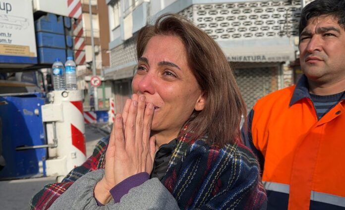 sestogodisnja-djevojcica-spasena-iz-rusevina-47-sati-nakon-zemljotresa