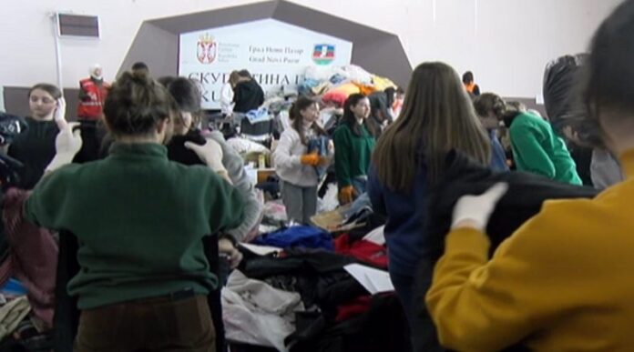 prikupljeno-vise-tona-pomoci!-preko-150-volontera-radi-na-sortiranju-robe-u-domu-omladine-novi-pazar prikupljeno-vise-tona-pomoci!-preko-150-volontera-radi-na-sortiranju-robe-u-domu-omladine-novi-pazar