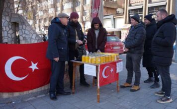 VELIKI GEST NOVOPAZARSKIH PČELARA! Sav prihod od prodaje meda doniraju za Tursku veliki-gest-novopazarskih-pcelara!-sav-prihod-od-prodaje-meda-doniraju-za-tursku