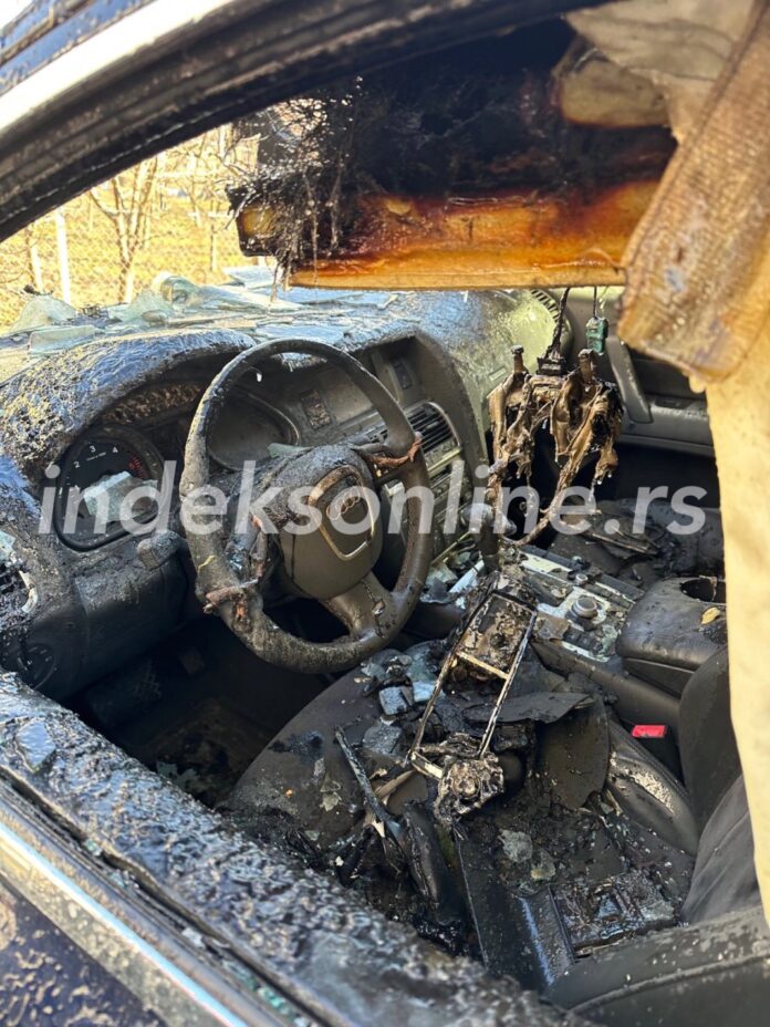 zeni-iz-novog-pazara-zapaljena-dva-automobila!-traga-se-za-dvojicom-osumnjicenih-(foto)