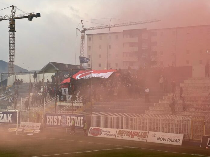 utakmica-u-novom-pazaru-pocela-minutom-cutanja-i-podizanjem-turske-i-sirijske-zastave-(video) utakmica-u-novom-pazaru-pocela-minutom-cutanja-i-podizanjem-turske-i-sirijske-zastave-(video)
