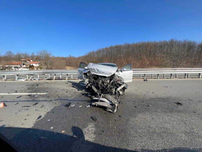 gornji-milanovac:-tezak-sudar-na-auto-putu-milos-veliki gornji-milanovac:-tezak-sudar-na-auto-putu-milos-veliki