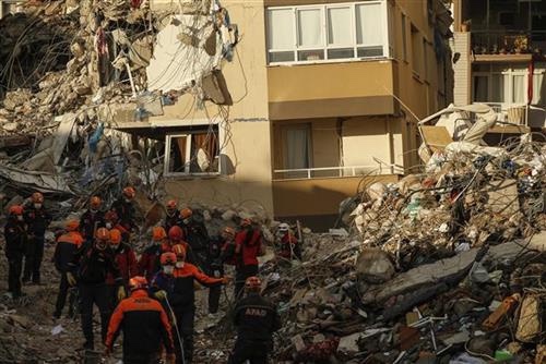 turska:-spasena-17-godisnja-devojka-iz-rusevina-248-sati-posle-zemljotresa