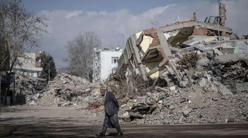 nakon-razornih-zemljotresa-na-jugu-turske-tlo-se-trese-svaka-tri-minuta