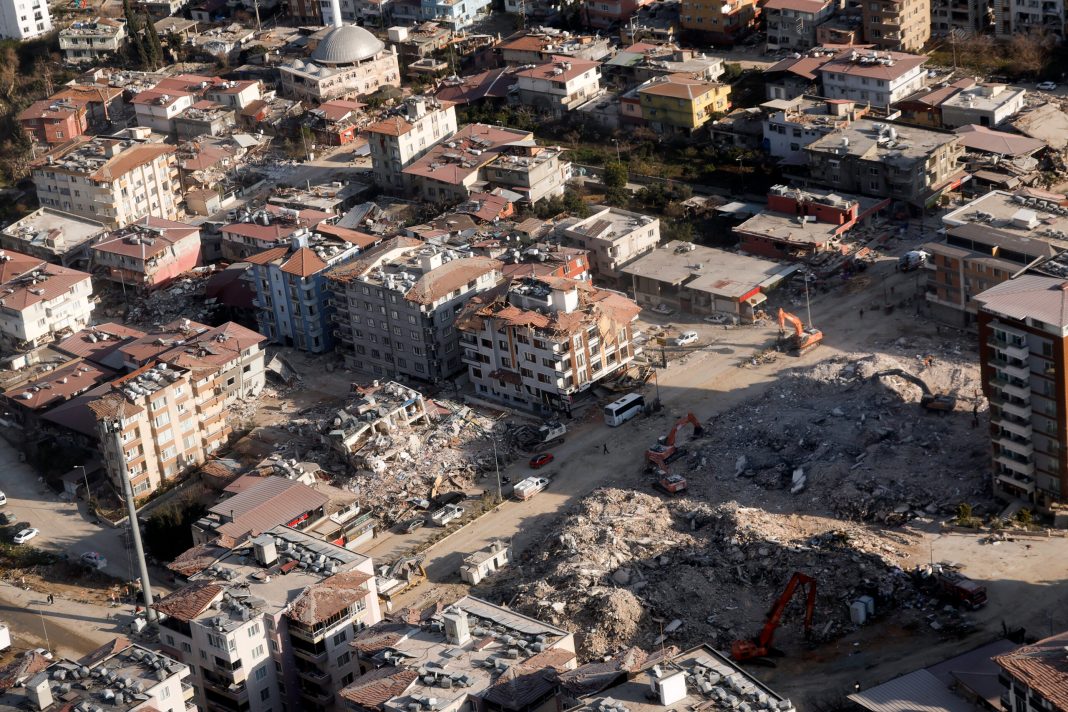 turska:-najmanje-cetvoro-novinara-pod-istragom-zbog-pisanja-o-zemljotresu