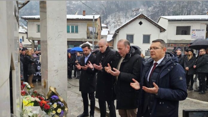 delegacija-sdp-na-obelezavanju-30.-godina-od-zlocina-u-strpcima