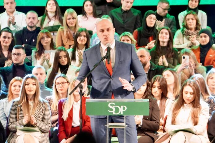 melajac:-bicemo-na-usluzi-nasem-narodu melajac:-bicemo-na-usluzi-nasem-narodu