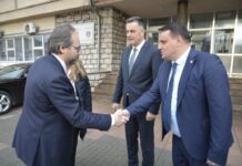 Ambasadori EU i Francuske u Novom Pazaru: Zbog četiri izgubljena života izražavamo najiskrenije saučešće ambasadori-eu-i-francuske-u-novom-pazaru:-zbog-cetiri-izgubljena-zivota-izrazavamo-najiskrenije-saucesce