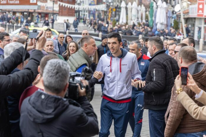 bibicevo-ime-orilo-se-novim-pazarom!-pazar-docekao-elzana-bibica