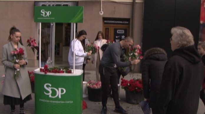clanovi-foruma-mladih-sdp-a-tradicionalno-delili-ruze-gradjankama-novog-pazara