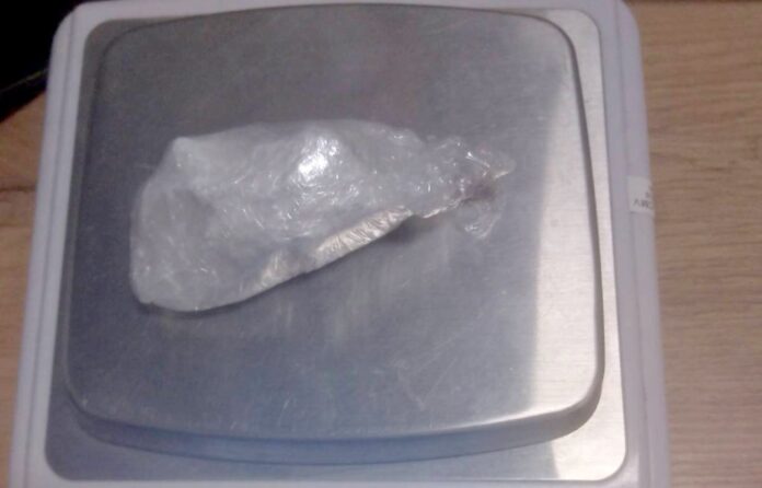 tutinci-dilovali-drogu-u-novom-pazaru!-uhapseni-u-sebecevu