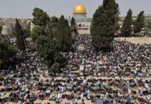 Hiljade vjernika klanjalo namaz u Al-Aksi hiljade-vjernika-klanjalo-namaz-u-al-aksi