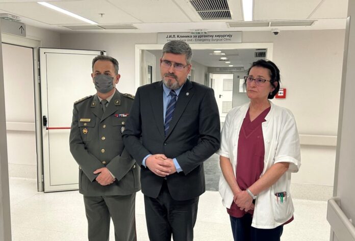 preminula-zena-povredjena-u-padu-sa-7.-sprata-zgrade-ministarstva-odbrane