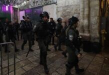 Napad izraelske policije na vjernike u Al-Aksi: Uhapšeno 200 Palestinaca napad-izraelske-policije-na-vjernike-u-al-aksi:-uhapseno-200-palestinaca