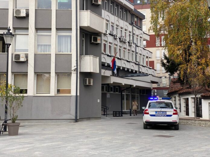 novopazarac-kaznjen-sa-250.000-dinara-zbog-vredjanja-vd-direktora-opste-bolnice