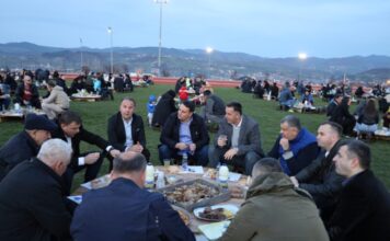 Ljajić organizovao najveći iftar u Evropi (FOTO/VIDEO) ljajic-organizovao-najveci-iftar-u-evropi-(foto/video)