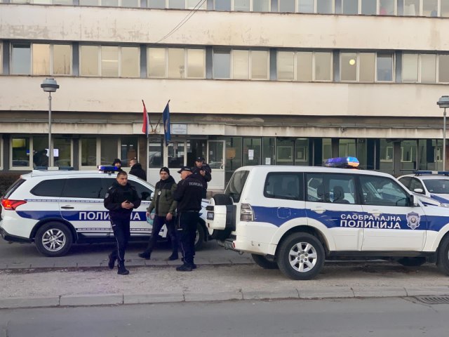 nevidjen-bezobrazluk!-lopovi-ukrali-cetiri-motocikla-iz-policijske-stanice-u-novom-pazaru nevidjen-bezobrazluk!-lopovi-ukrali-cetiri-motocikla-iz-policijske-stanice-u-novom-pazaru