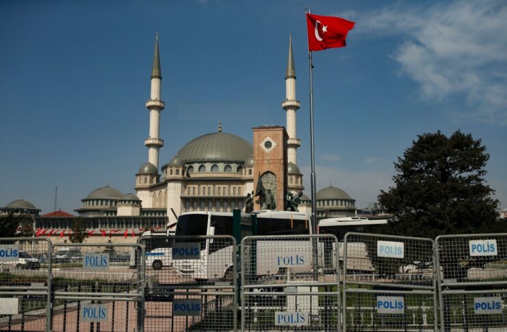 turska-pozvala-na-razgovor-ambasadora-danske-zbog-napada-na-kuran-i-zastavu