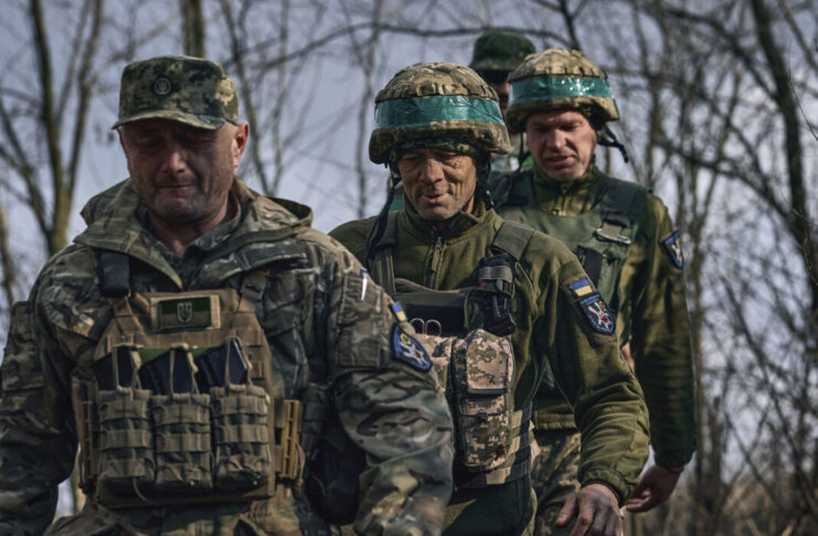 komandant-kopnene-vojske-ukr:-rusi-zele-po-svaku-cenu-da-zauzmu-bahmut