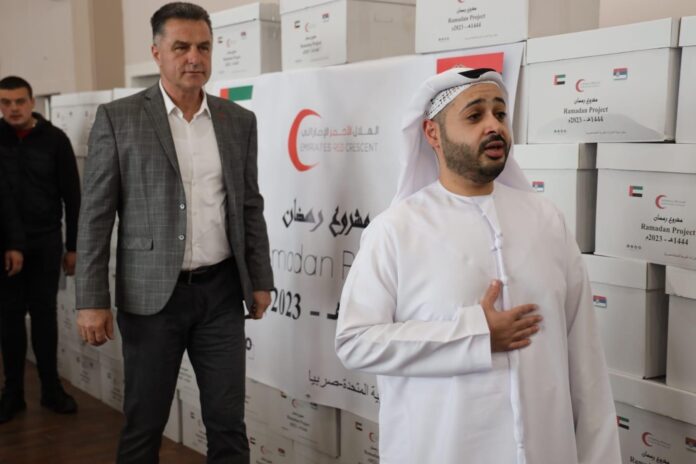 novi-pazar:-ujedinjeni-arapski-emirati-donirali-280-paketa-sa-osnovnim-zivotnim-namirnicama