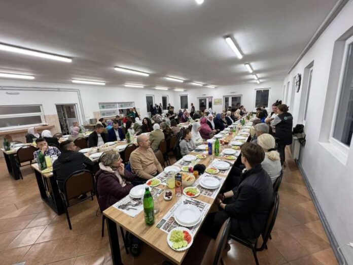 gradonacelnik-novog-pazara-uprilicio-iftar-za-„majke-srebrenice“ gradonacelnik-novog-pazara-uprilicio-iftar-za-„majke-srebrenice“