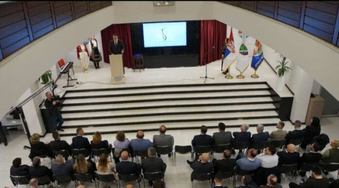 novi-pazar:-na-svecanoj-akademiji-povodom-dana-grada-urucena-najveca-priznanja