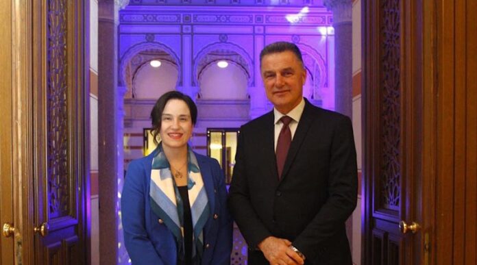 gradonacelnica-sarajeva-uputila-cestitke-gradjanima-novog-pazara-i-gradonacelniku-nihatu-bisevcu gradonacelnica-sarajeva-uputila-cestitke-gradjanima-novog-pazara-i-gradonacelniku-nihatu-bisevcu