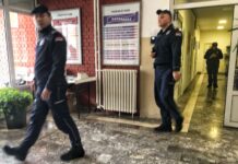 NOVI PAZAR: Identifikovan učenik Tehničke škole koji je bacio suzavac (FOTO/VIDEO) novi-pazar:-identifikovan-ucenik-tehnicke-skole-koji-je-bacio-suzavac-(foto/video)