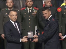 spasiocu-iz-mup-a-srbije-turska-dodelila-medalju-za-pomoc-posle-zemljotresa
