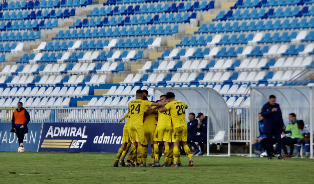 fudbaleri-novog-pazara-porazeni-od-gostujuceg-vozdovca-sa-0:1-(foto)