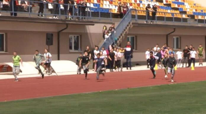 odrzano-gradsko-takmicenje-u-atletici-za-novopazarske-osnovce-i-srednjoskolce