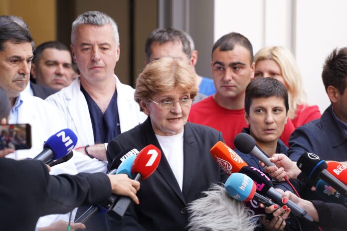 svi-povredjeni-u-masakru-u-mladenovcu-u-zivotnoj-opasnosti