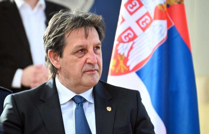 pronadjena-municija-i-oruzje-kod-oca-osumnjicenog-za-masakr-u-mladenovcu pronadjena-municija-i-oruzje-kod-oca-osumnjicenog-za-masakr-u-mladenovcu