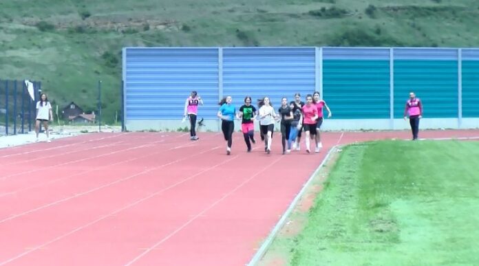 prolecni-kros-okupio-oko-500-skolaraca