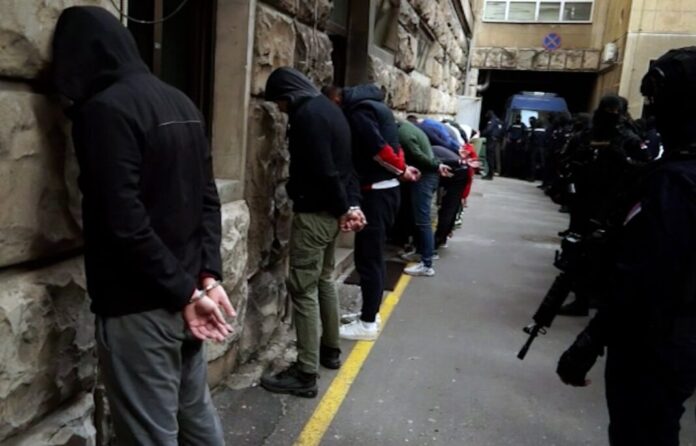 uhapseno-sest-osoba-zbog-vrbovanja-za-prostituciju