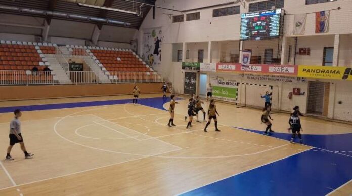 minimalan-poraz-rukometasica-pazara-2003 minimalan-poraz-rukometasica-pazara-2003