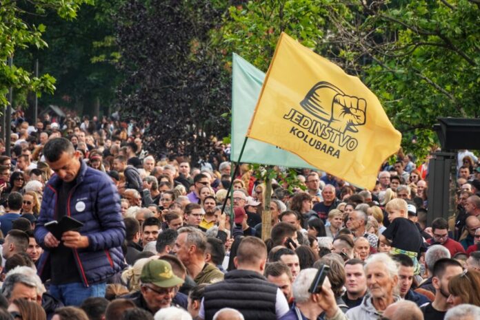 ucesnici-opozicionog-protesta-blokirali-gazelu,-doslo-do-tuce ucesnici-opozicionog-protesta-blokirali-gazelu,-doslo-do-tuce