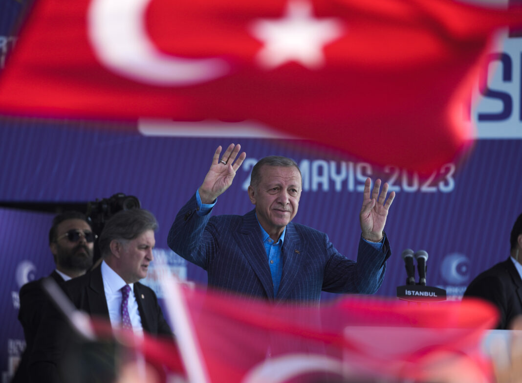 erdogan-pozvao-turke-da-glasaju,-kilicdaroglu-da-izvuku-drzavu-iz-‘mracne-jame’
