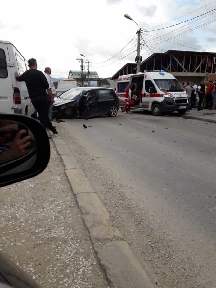 tezak-udes-u-selakovcu!-povredjeno-vise-maturanata