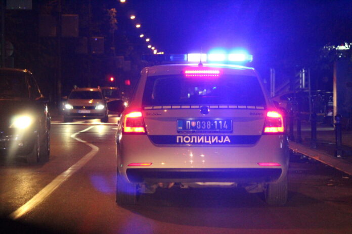 policija-u-stanu-u-pancevu-pronasla-tri-tela