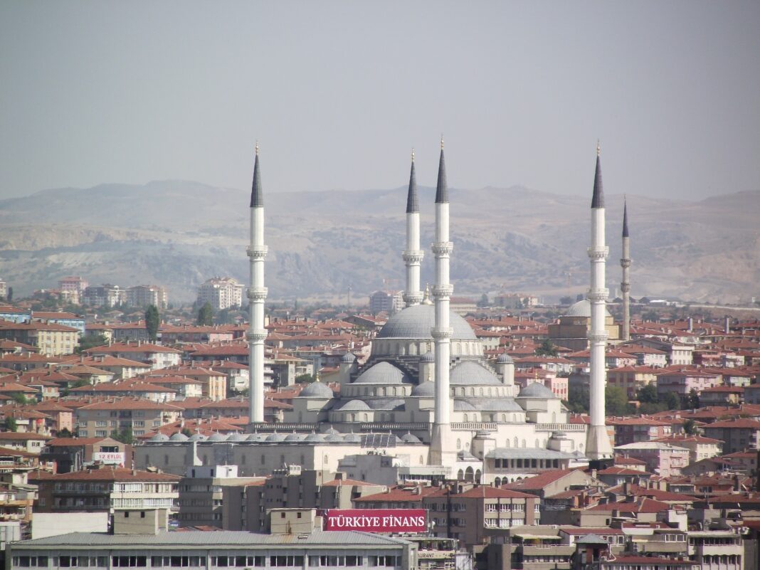 turska:-pet-radnika-fabrike-raketa-poginulo-u-eksploziji