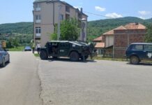 Pojačano prisustvo Kfora u Leposaviću, helikopter nadleće ovo područje pojacano-prisustvo-kfora-u-leposavicu,-helikopter-nadlece-ovo-podrucje