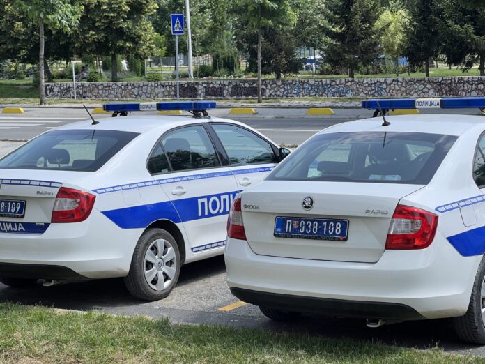 podneta-krivicna-prijava-protiv-maloletnice-koja-je-juce-udarila-zenu-u-centru-novog-pazara-i-pobegla