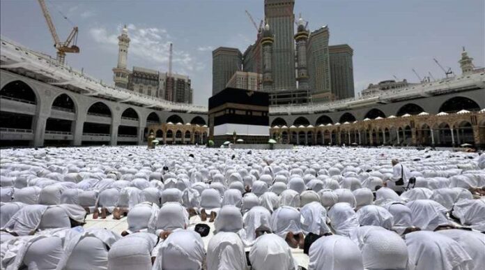 stotine-hiljada-buducih-hadzija-klanjalo-dzuma-namaz-u-krugu-kabe stotine-hiljada-buducih-hadzija-klanjalo-dzuma-namaz-u-krugu-kabe