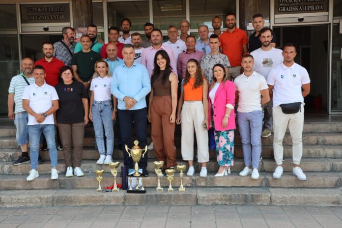 gradonacelnik-bisevac-ugostio-novopazarske-sportiste-koji-su-trijumfovali-na-mosi-igrama-u-kolasinu