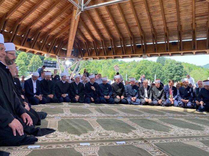 delegacija-mesihata-iz-e-u-srbiji-na-dzenazi-u-potocarima