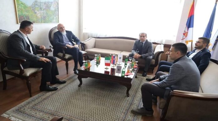 ambasador-italije-razgovarao-sa-gradonacelnikom-bisevcem ambasador-italije-razgovarao-sa-gradonacelnikom-bisevcem