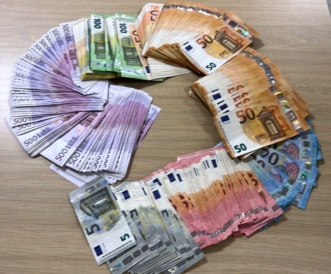 u-prvih-sest-meseci-otkriveno-1.417-falsifikovanih-novcanica,-najvise-dinara